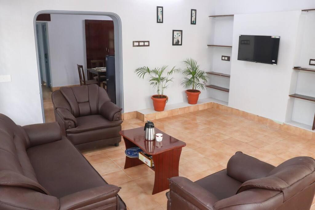Madura Homestay - Gorgeous Home With 2Bhk 5 Minutes From Nh44 Madurai Exterior foto